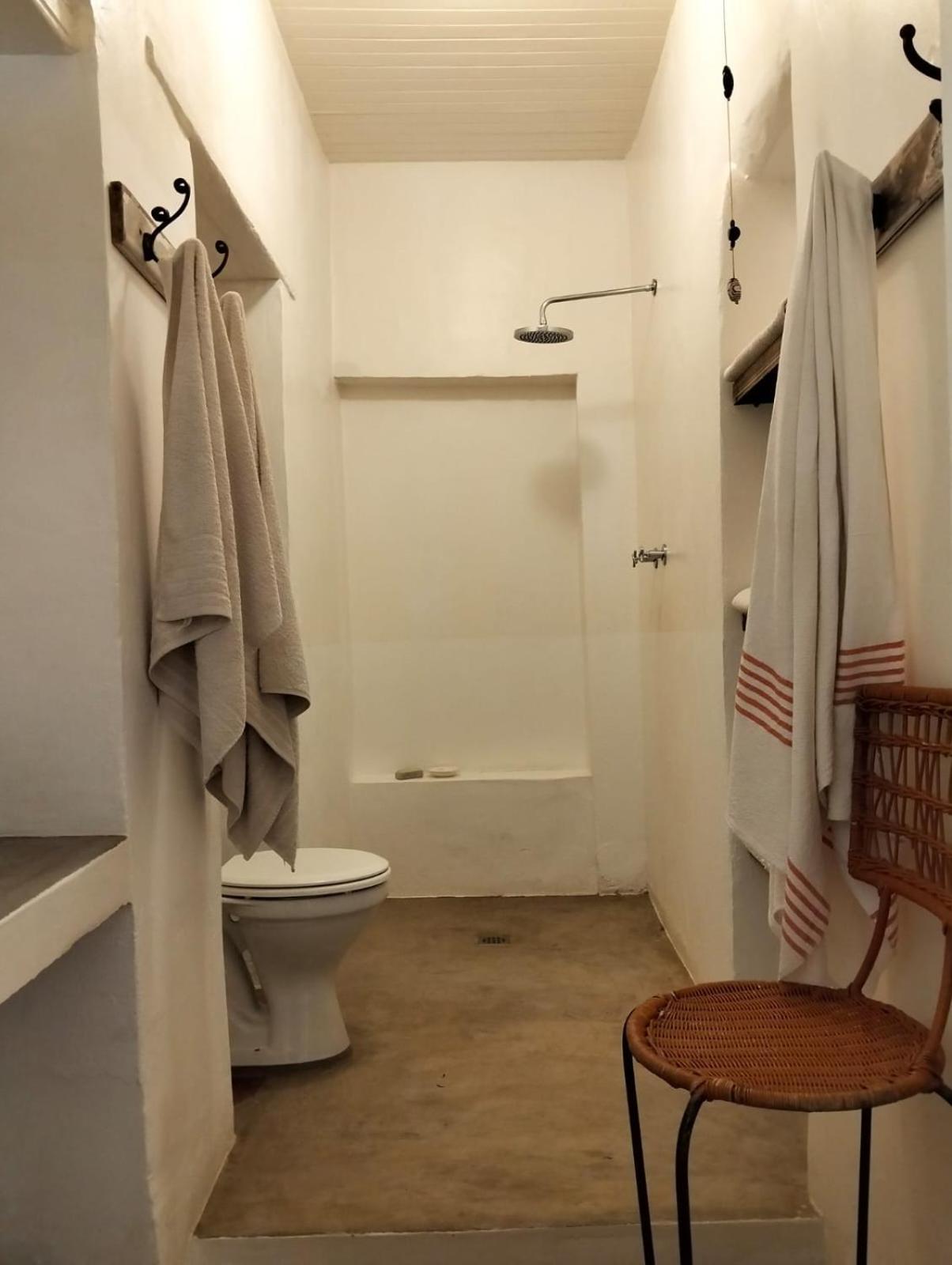 배리데일 The Whitehouse B&B 외부 사진